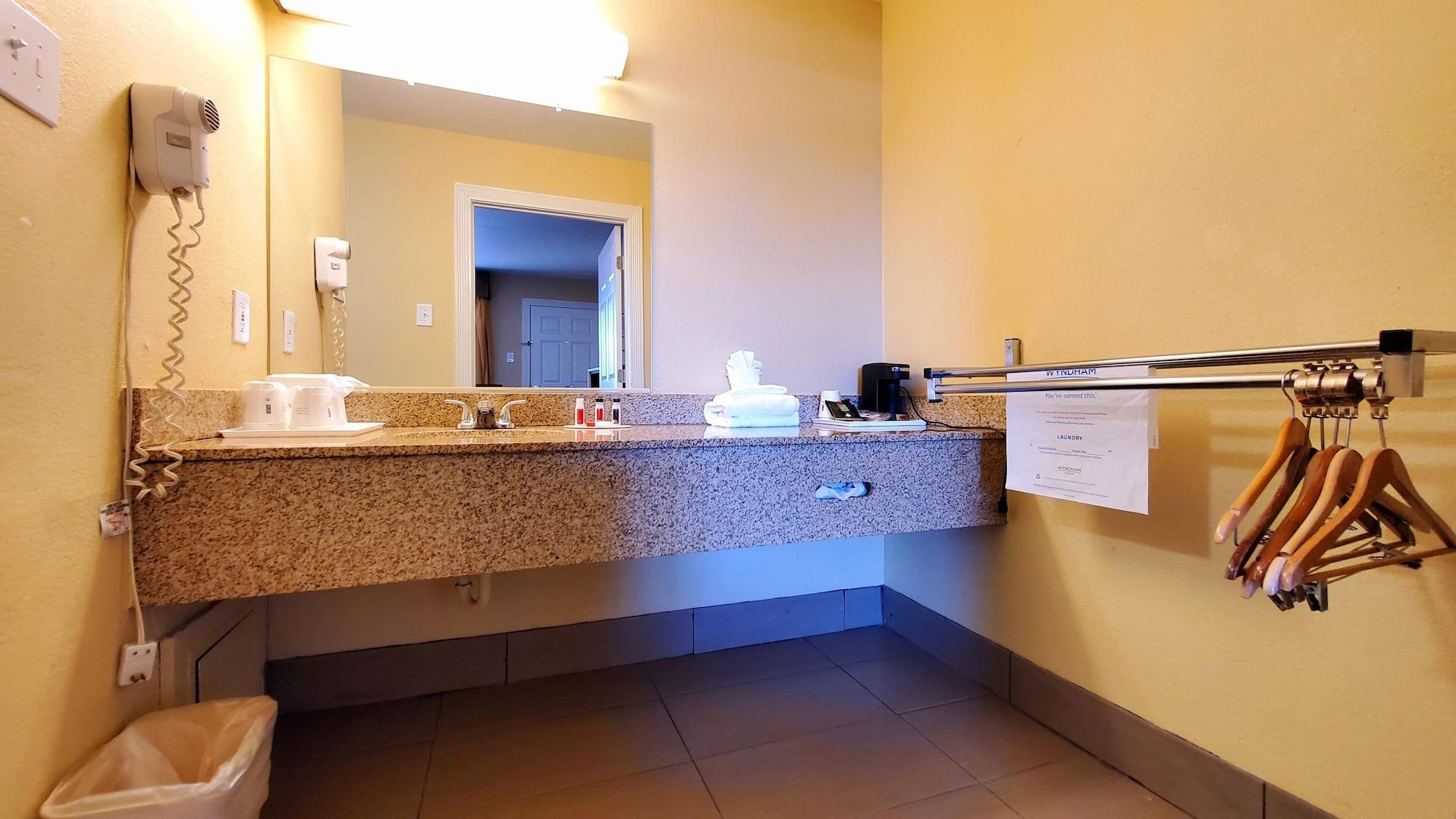 รามาดา บาย วินด์แฮม แฟล็กสตาฟ อีสต์ Hotel แฟลกสตาฟ ภายนอก รูปภาพ