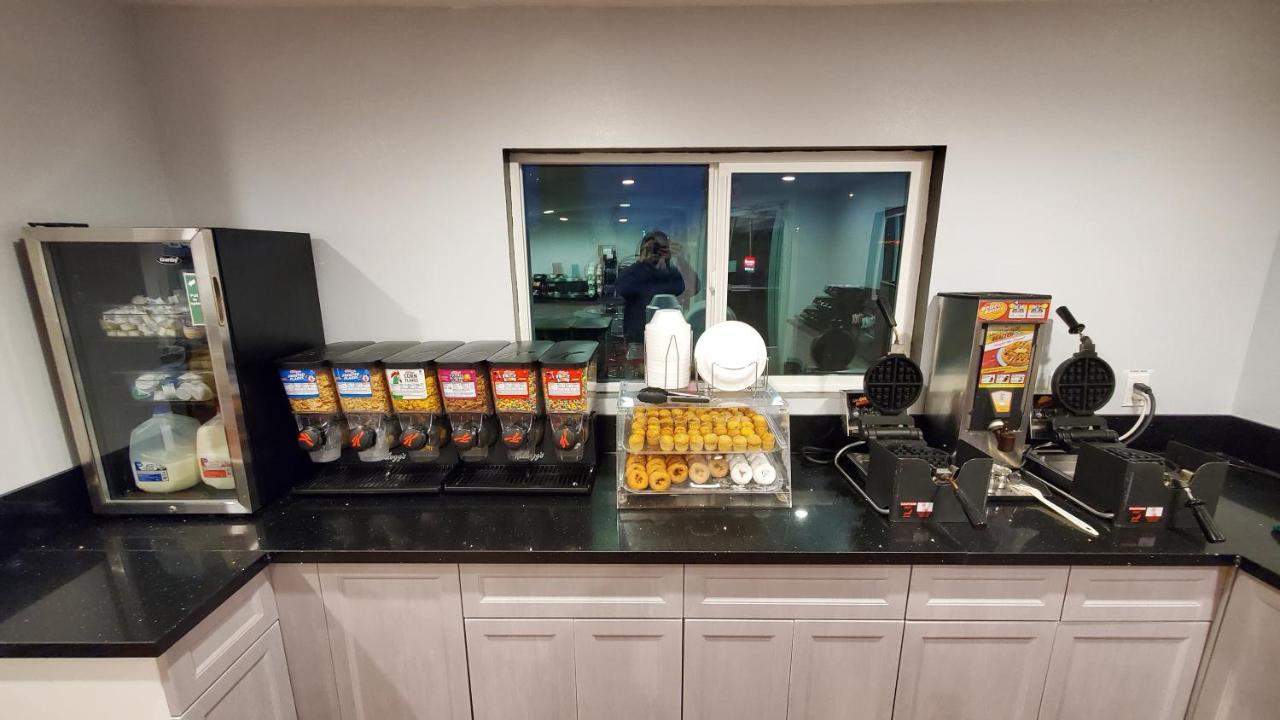 รามาดา บาย วินด์แฮม แฟล็กสตาฟ อีสต์ Hotel แฟลกสตาฟ ภายนอก รูปภาพ